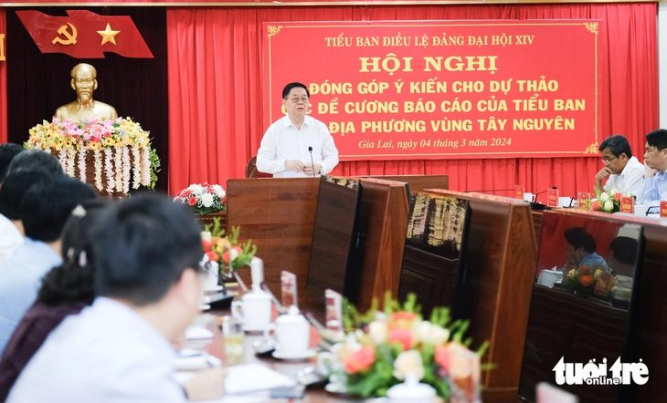 Hội nghị đóng góp ý kiến cho dự thảo đề cương báo cáo của Tiểu ban Điều lệ Đảng với các tỉnh Tây Nguyên ngày 4-3 - Ảnh: TẤN LỰC