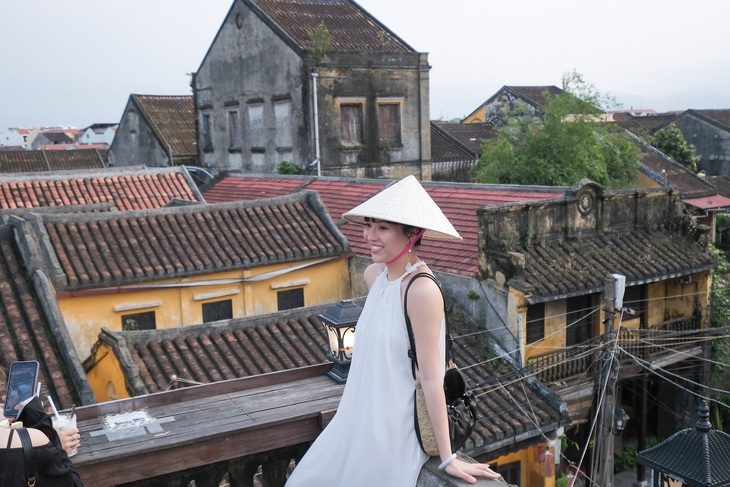 Nhiều người mong muốn nghỉ liên tục 5 ngày dịp lễ 30-4 và 1-5 để sắp xếp kế hoạch du lịch, về quê không bị gián đoạn - Ảnh: NAM TRẦN